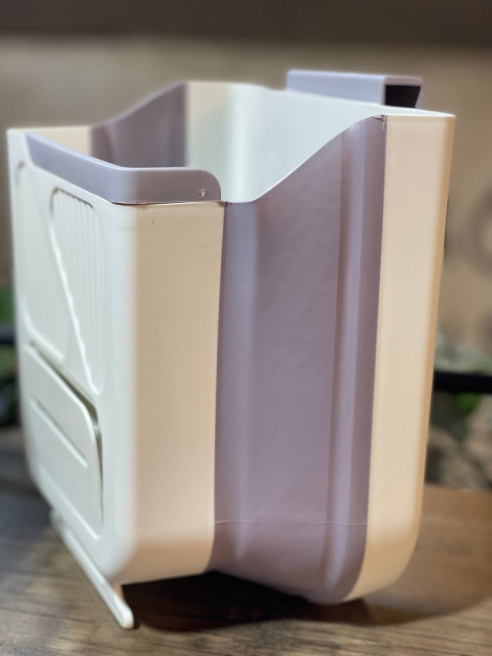 باسكت ضلفة مطبخ قابل للطي من السيليكون والبلاستيك لتوفير المساحة وسهولة التخزين.