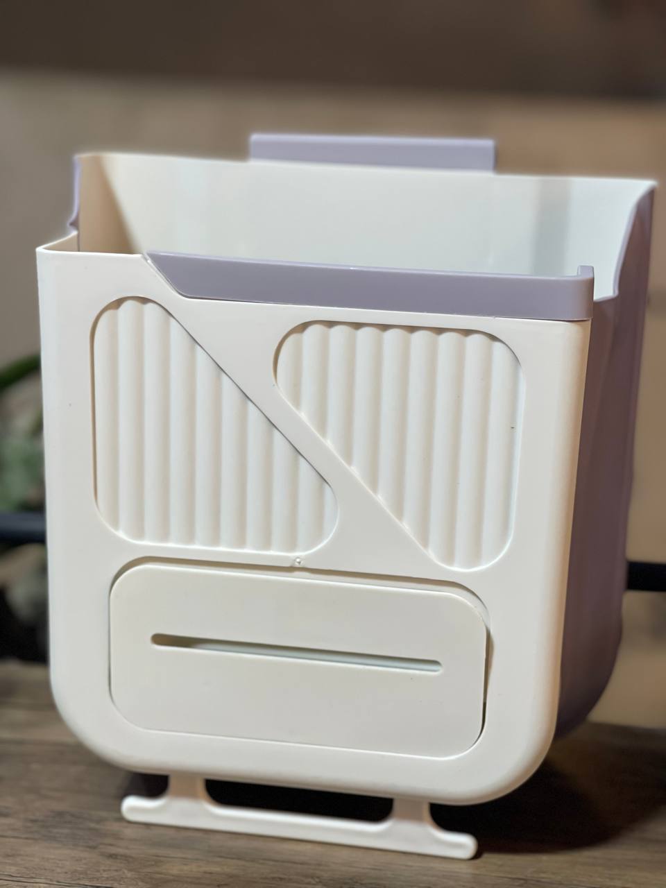 باسكت ضلفة مطبخ قابل للطي من السيليكون والبلاستيك لتوفير المساحة وسهولة التخزين.