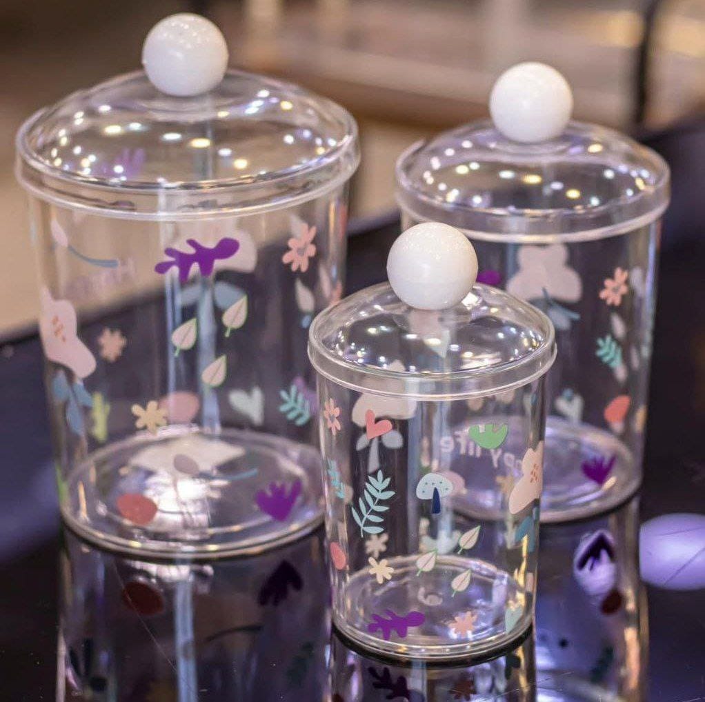 طقم برطمانات أكريليك شفاف 3 قطع بمقاسات مختلفة لتنظيم الكوفي كورنر وتخزين السكر والقهوة.